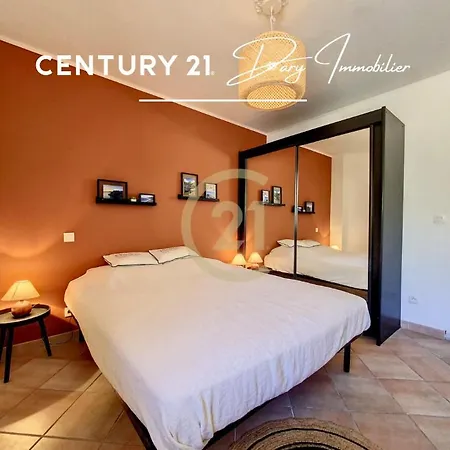 Apartment T3 En Triplex Dans Avec Piscine