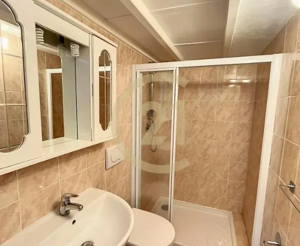 T3 En Triplex Dans Avec Piscine Calvi (Corsica)